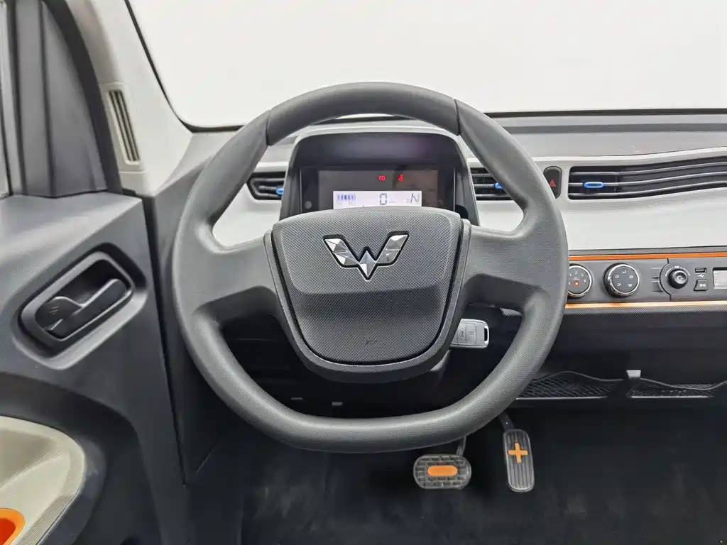 Wuling MINIEV — миниатюра 11