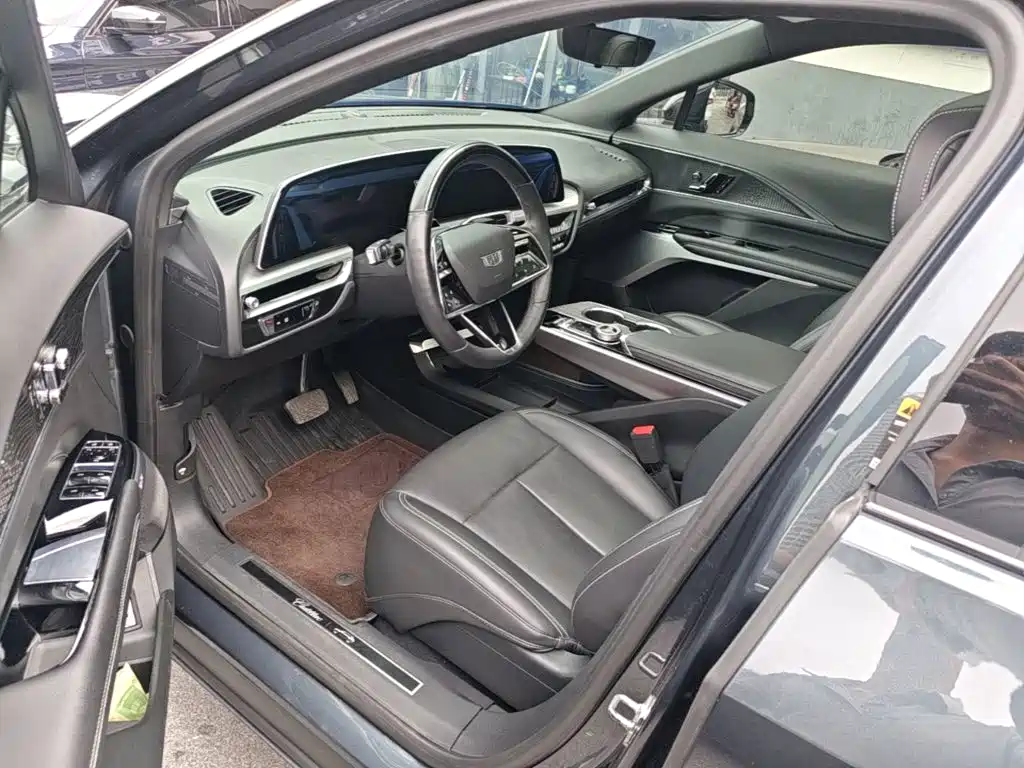 Cadillac Lyriq — миниатюра 15