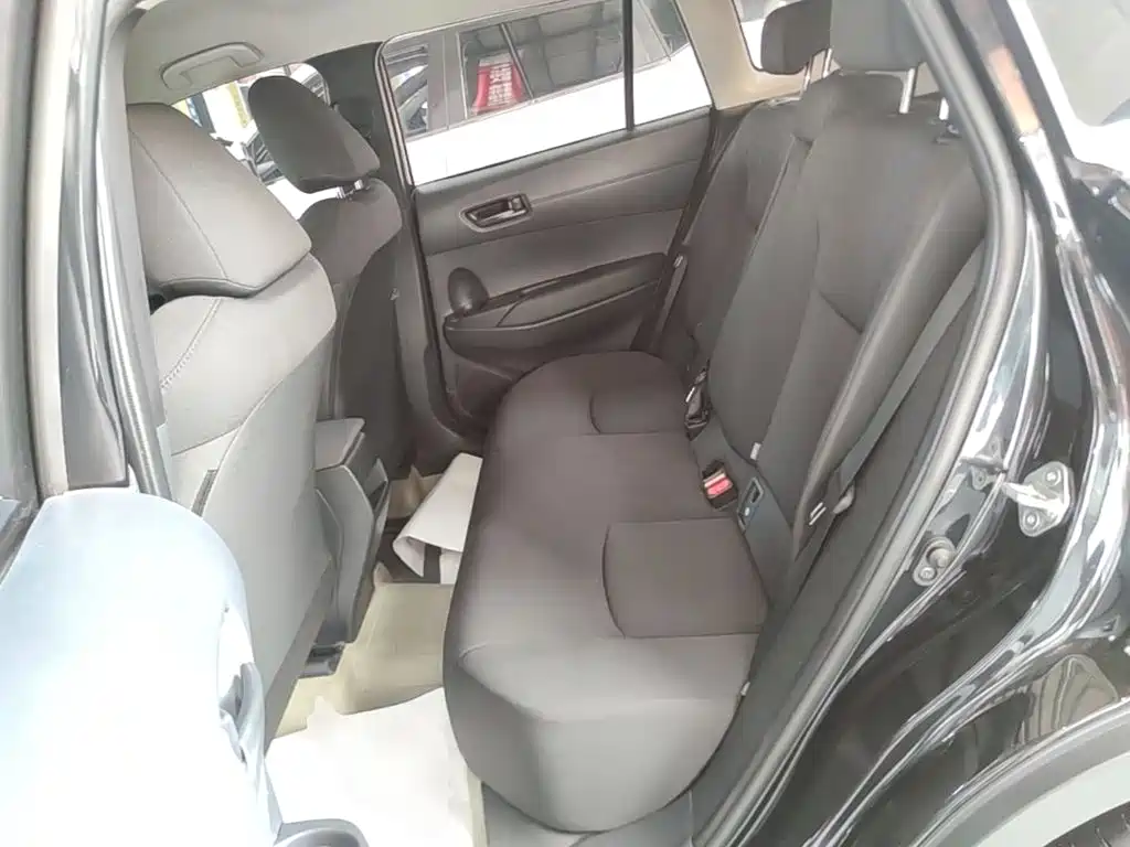 Toyota Corolla Cross — миниатюра 17