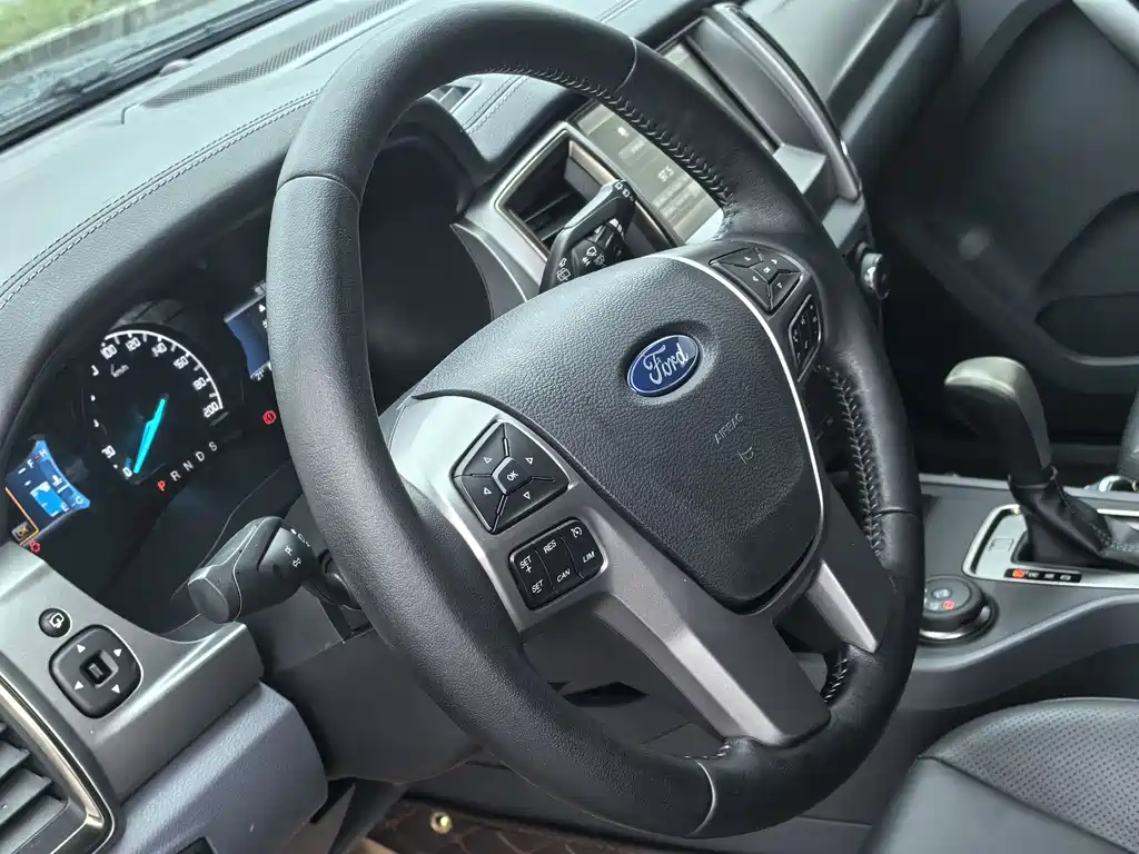 Ford Everest — миниатюра 6