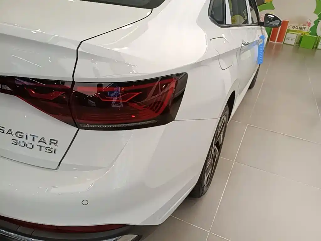 Volkswagen Sagitar 2026 3000 300TSI DSG