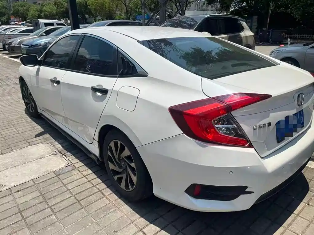 Honda Civic 2016 220TURBO CVT Luxury