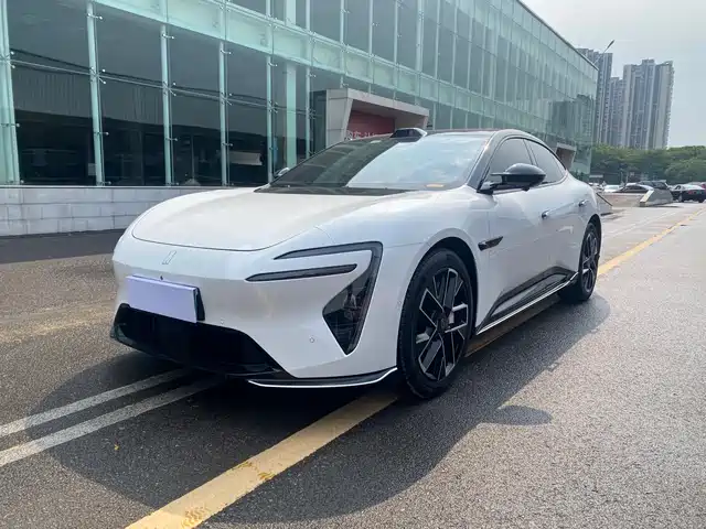 2025 Avatr 06