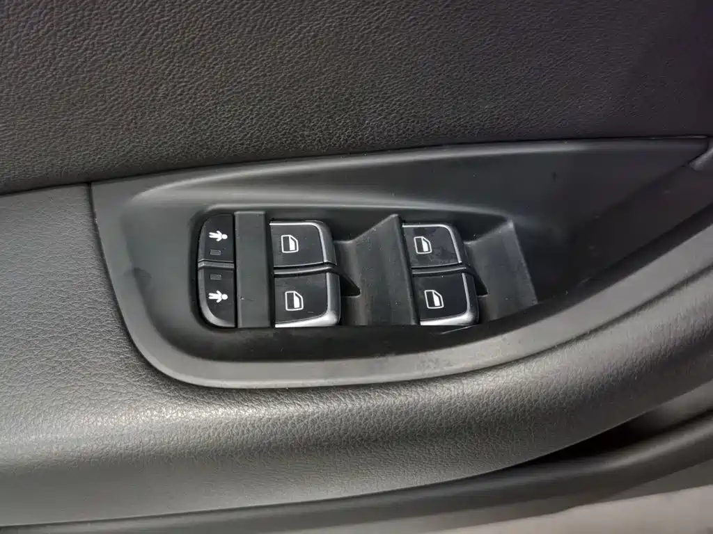 Audi A6L — миниатюра 9