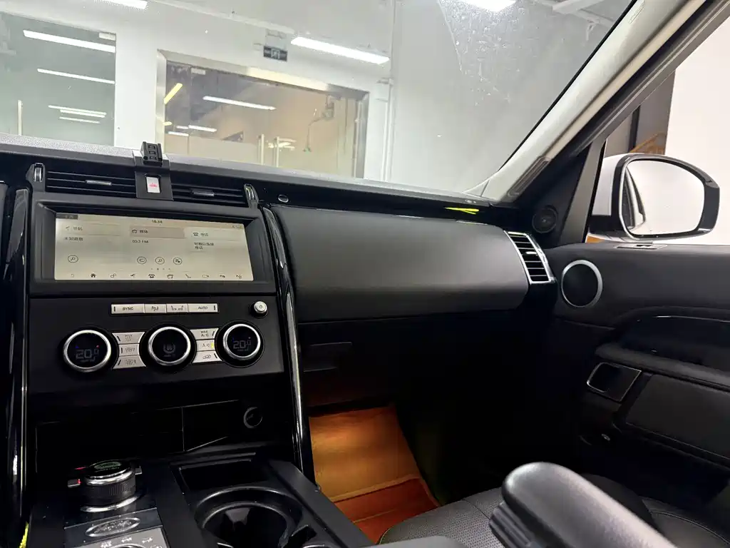 Land Rover Discovery — миниатюра 18