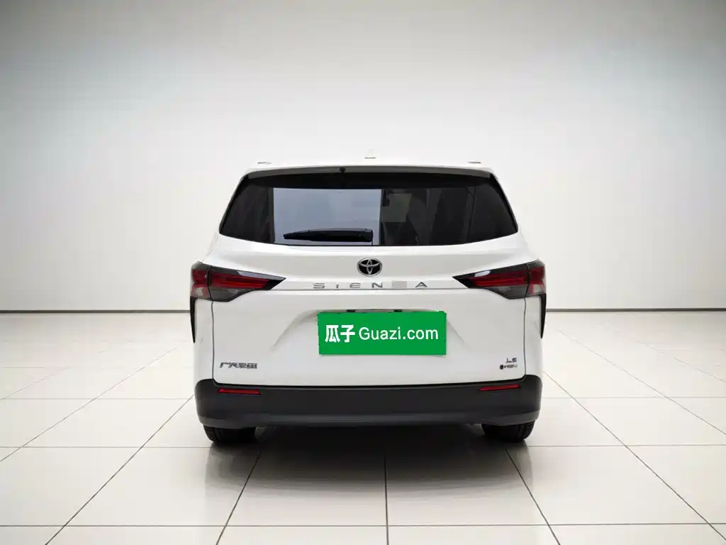 Toyota Sienna — миниатюра 3