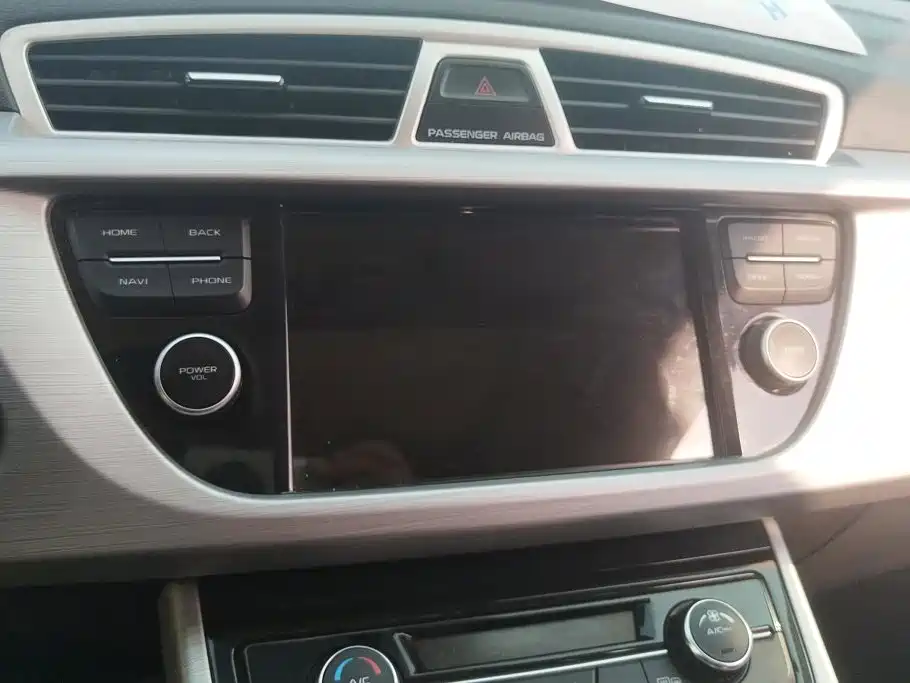 Geely Boyue — миниатюра 13