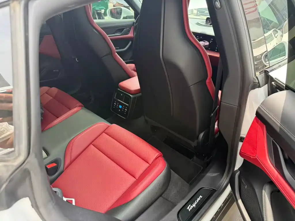 Porsche Taycan 2022 Taycan