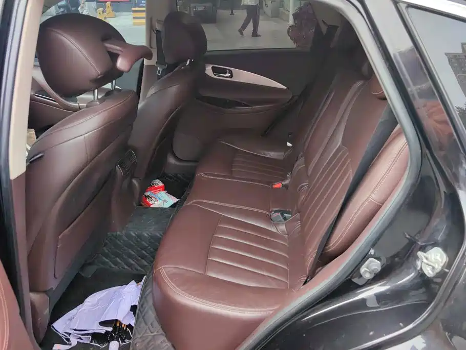 Infiniti QX50 — миниатюра 10