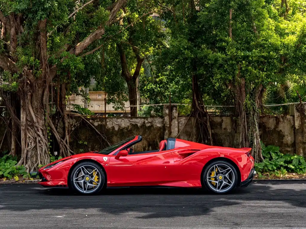 Ferrari F8 — миниатюра 2