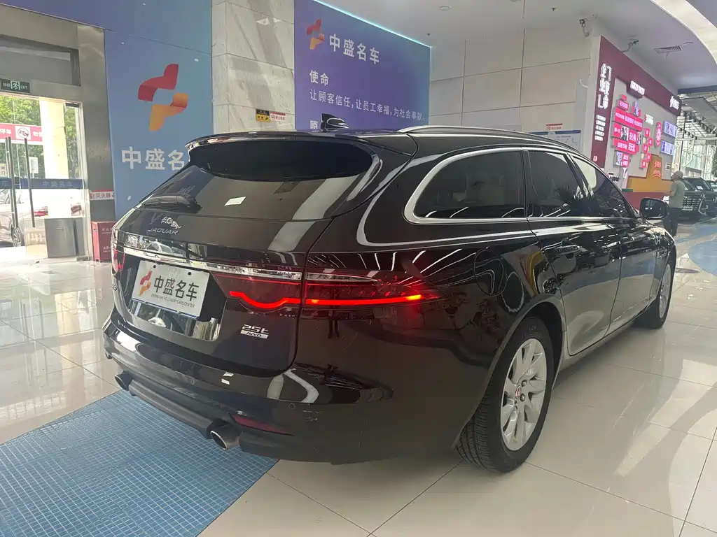 Jaguar XF 2018 XF Sportbrake 2.0T 250PS