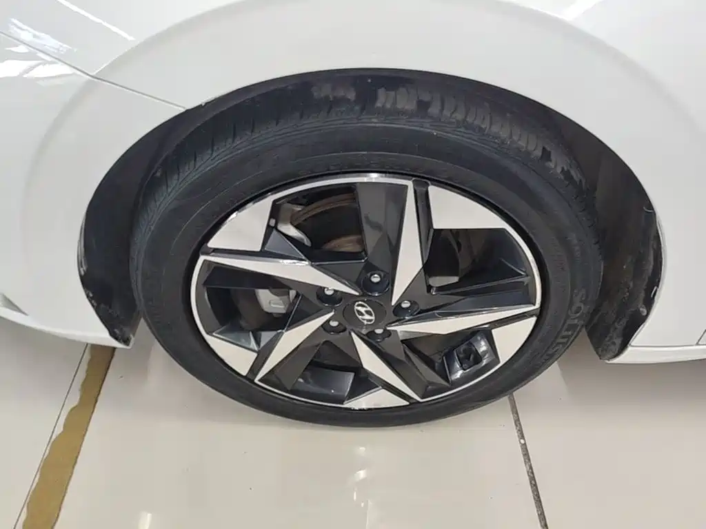 Hyundai Elantra — миниатюра 23