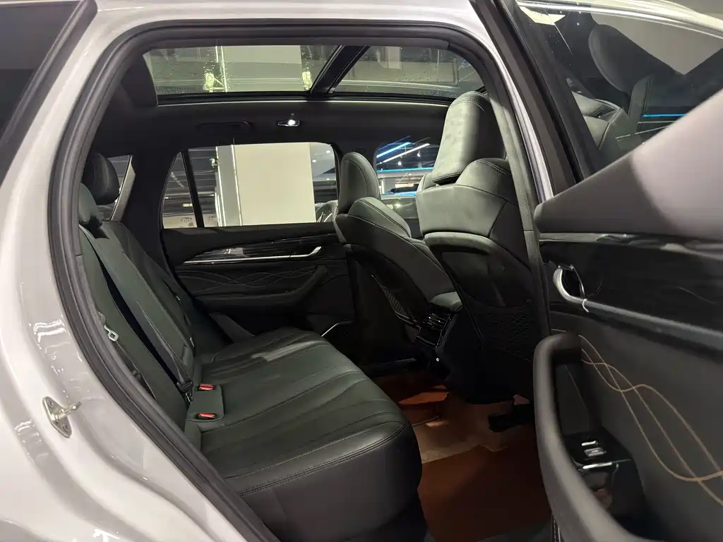 Geely Xingyue L — миниатюра 13