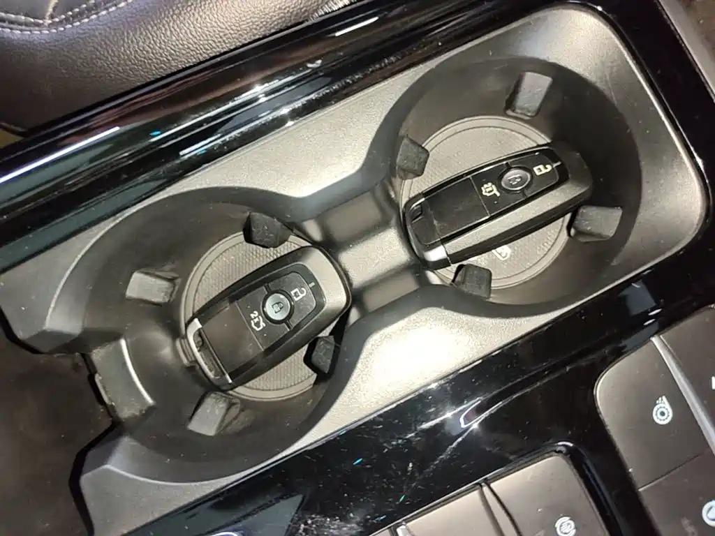Ford Explorer — миниатюра 9