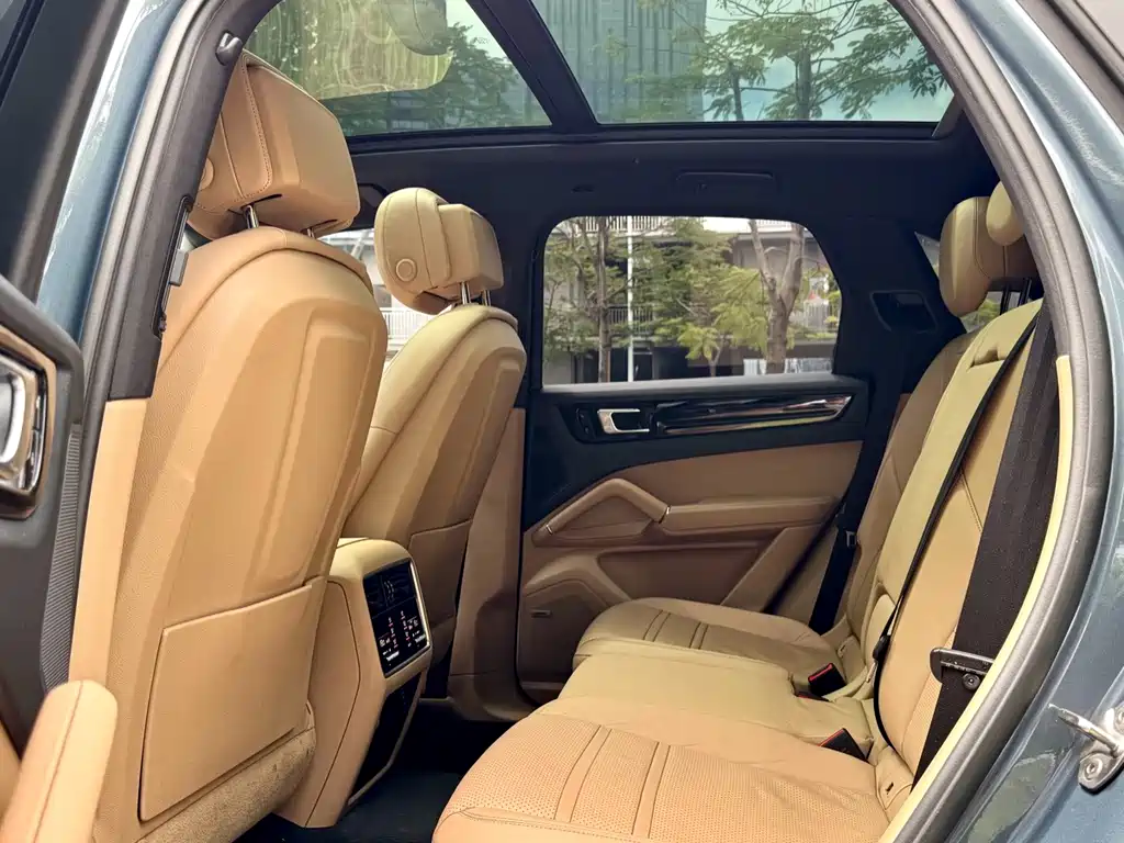 Porsche Cayenne — миниатюра 11