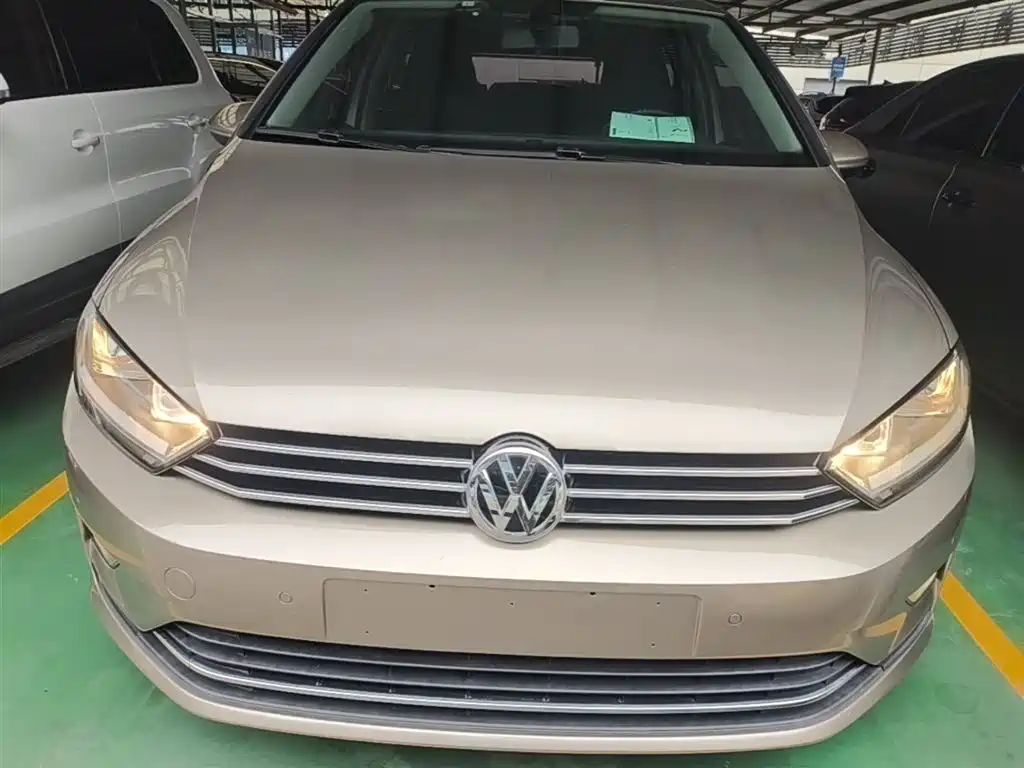 Volkswagen Golf · 2016 230TSI AT