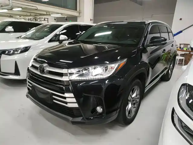 TOYOTA HIGHLANDER