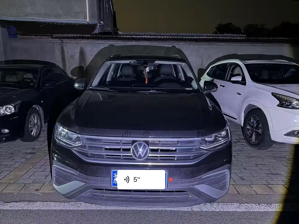 Volkswagen Tiguan L — миниатюра 3