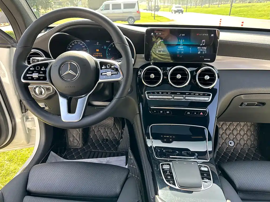 Mercedes-Benz GLC 2020 GLC 260 4MATIC SUV