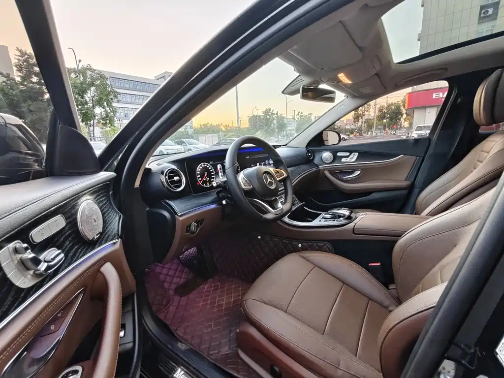 Mercedes-Benz E-Class — миниатюра 5