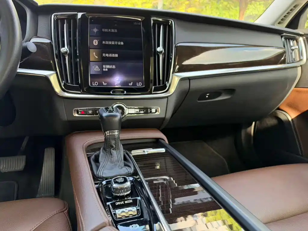 Volvo S90 — миниатюра 14