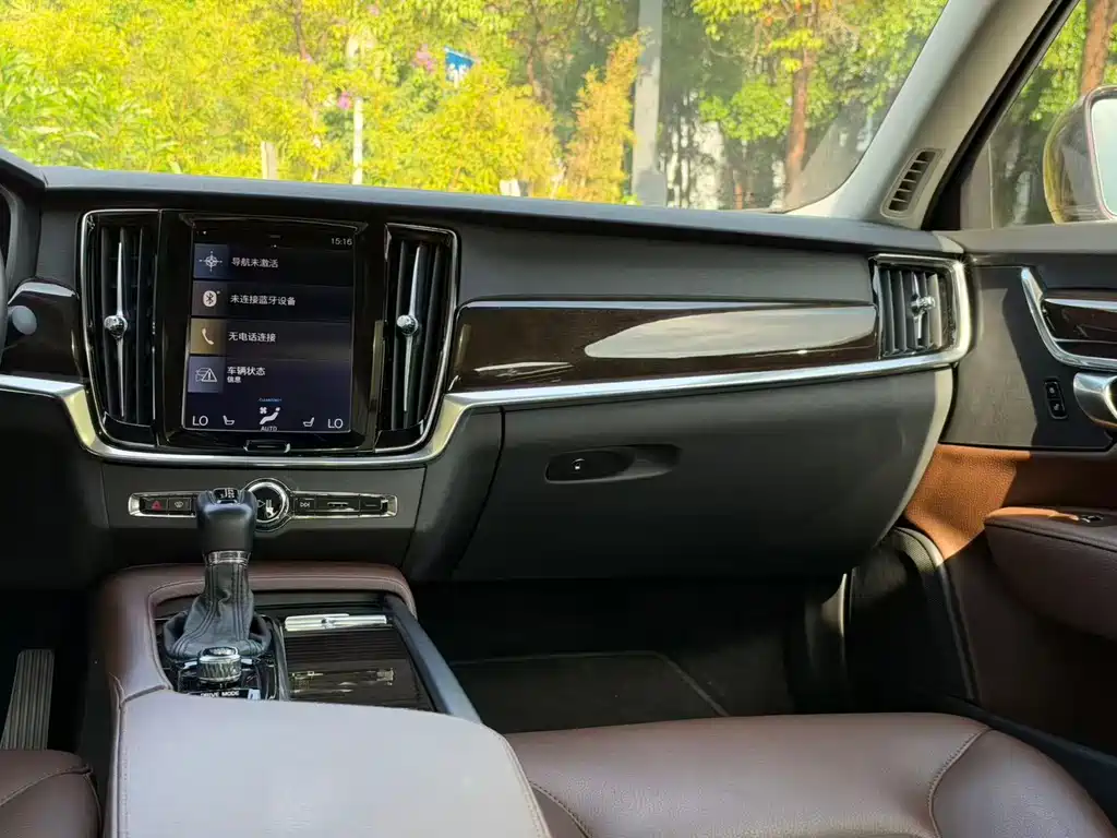 Volvo S90 — миниатюра 13