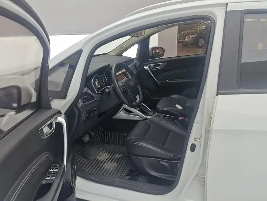 Geely Vision X3 — миниатюра 9