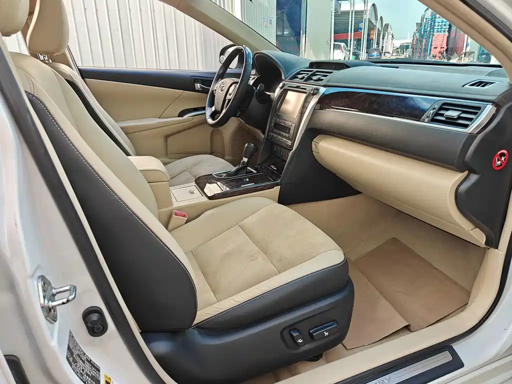 Toyota Camry — миниатюра 12