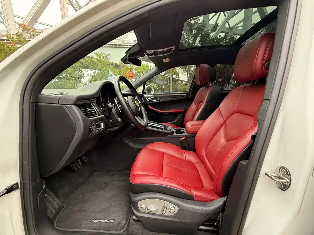 Porsche Macan — миниатюра 8
