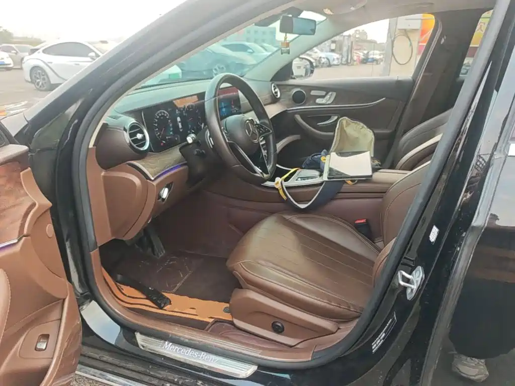 Mercedes-Benz E-Class — миниатюра 15
