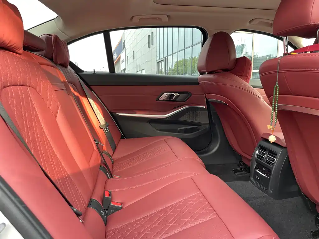 BMW 3 Series — миниатюра 13