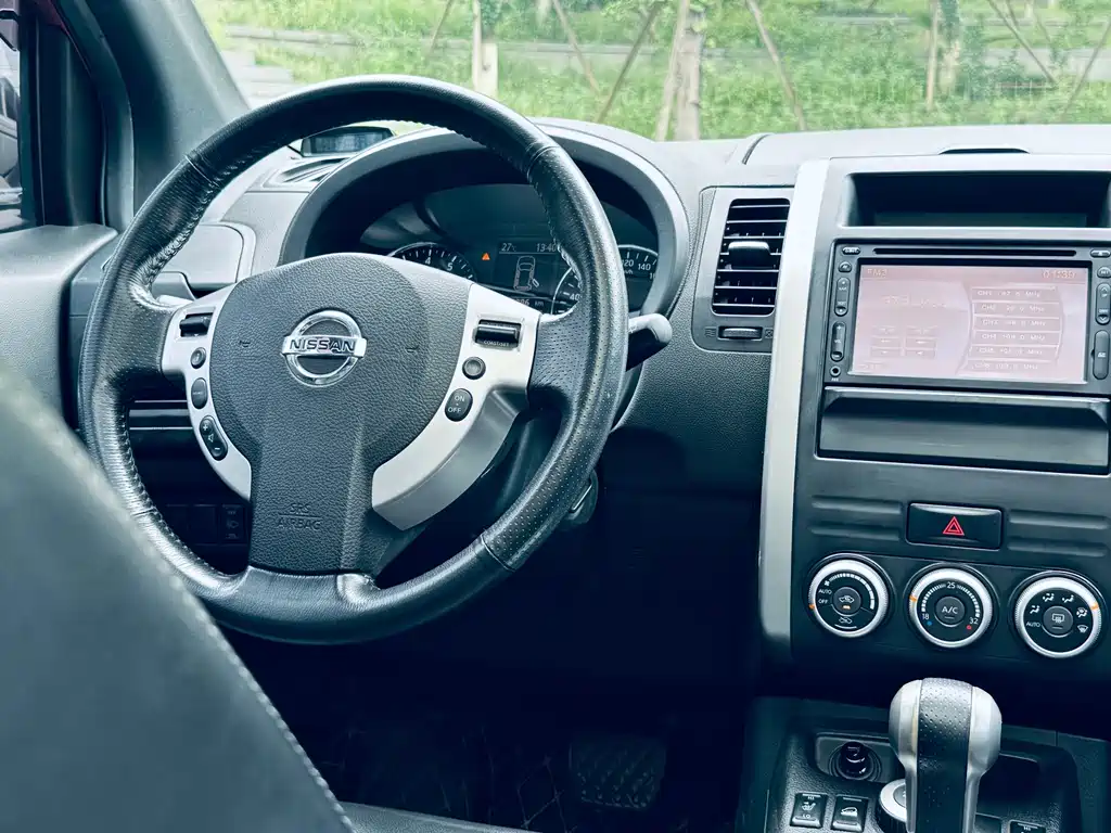 Nissan X-Trail 2012 2.5L CVT Flagship 4WD