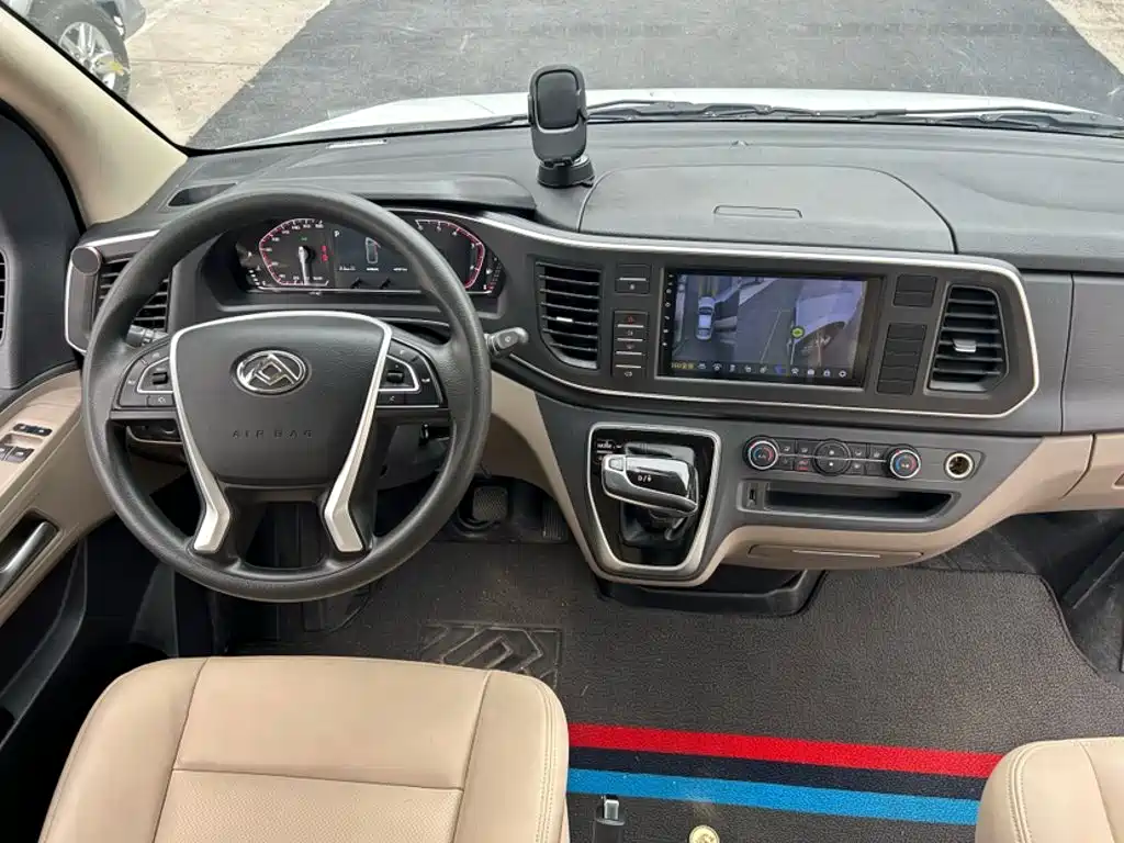 MAXUS V80 — миниатюра 13