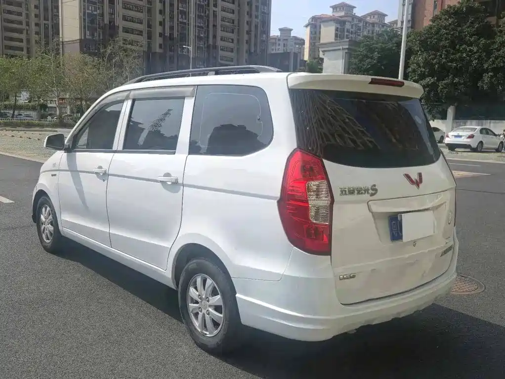 Wuling Hongguang — миниатюра 9