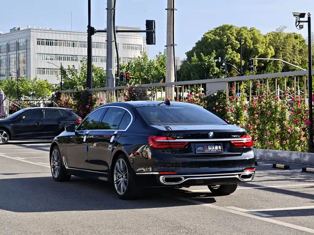 BMW 7 Series 7 2017 750Li xDrive мест