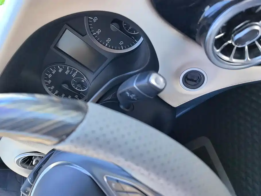Mercedes-Benz Vito — миниатюра 16