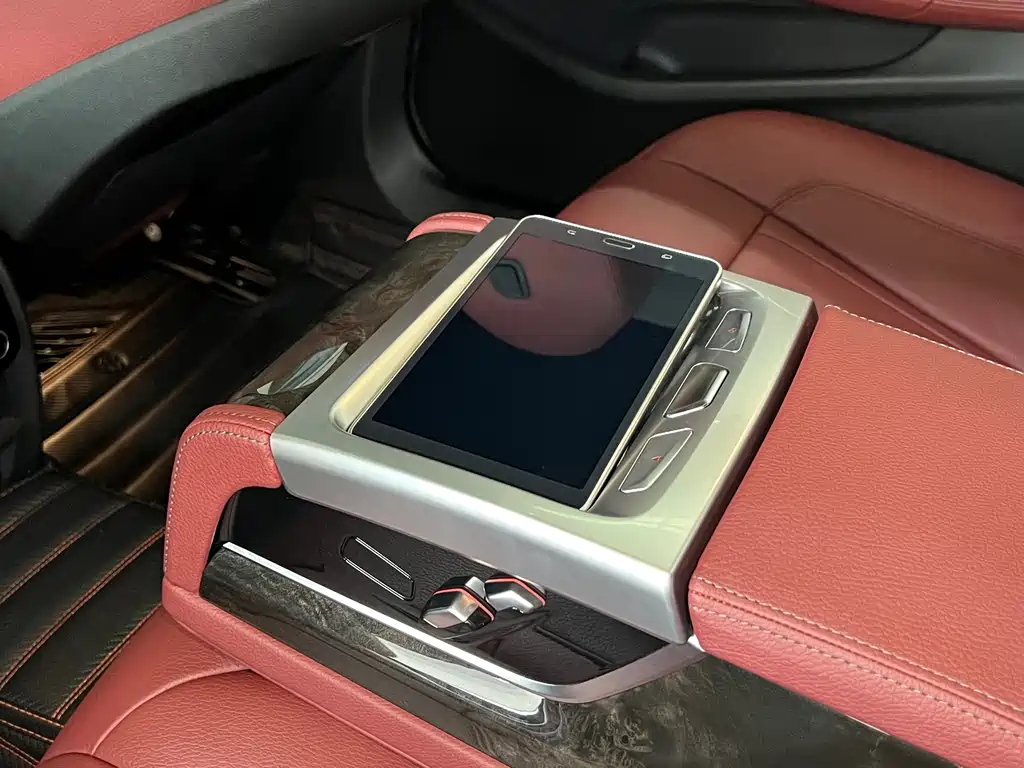 BMW 5 Series — миниатюра 19