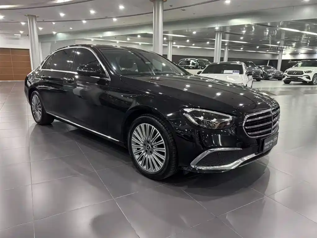 Mercedes-Benz E-Class — миниатюра 7