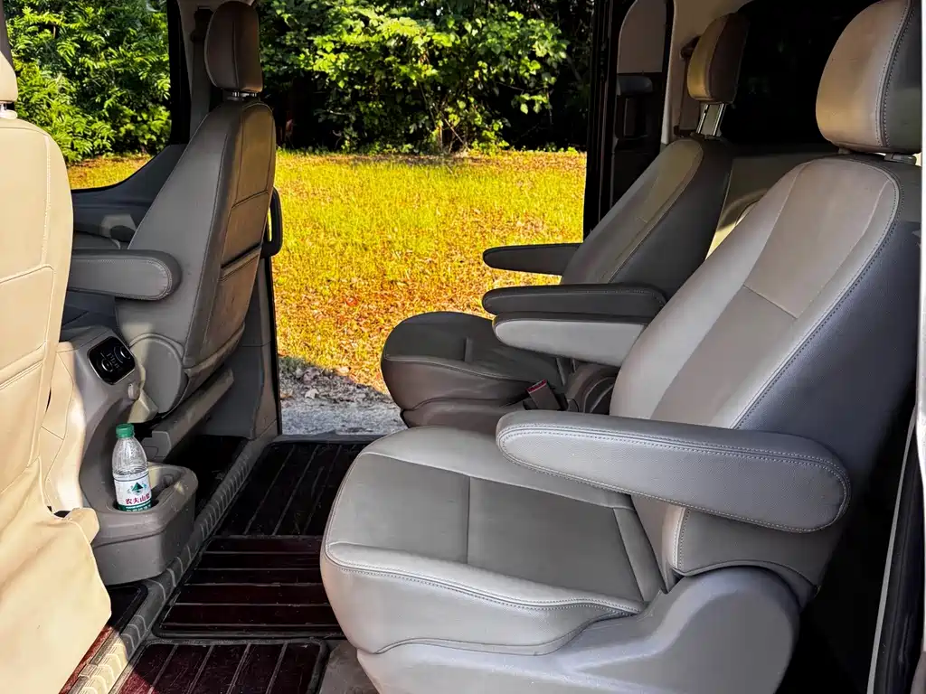 Ford Tourneo — миниатюра 8