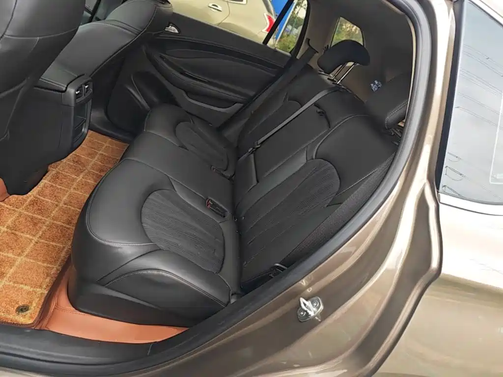 Buick Envision Plus — миниатюра 17