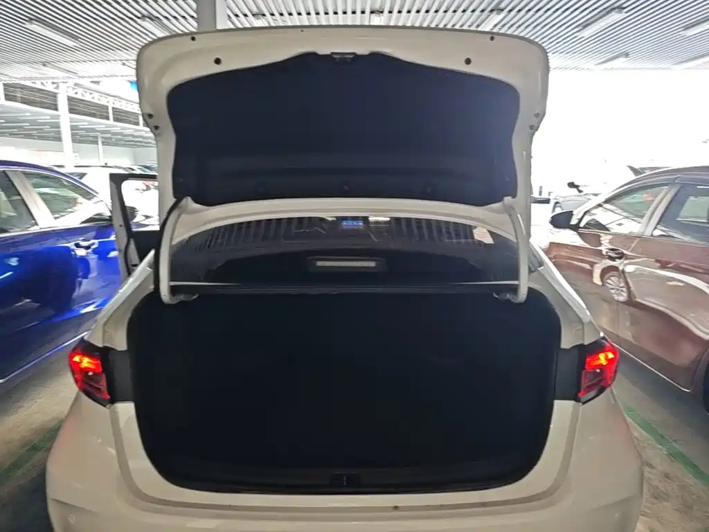 Toyota Corolla — миниатюра 19