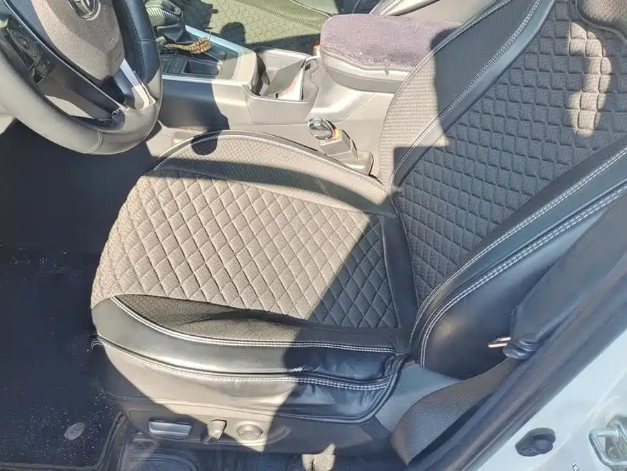 Toyota RAV4 — миниатюра 9