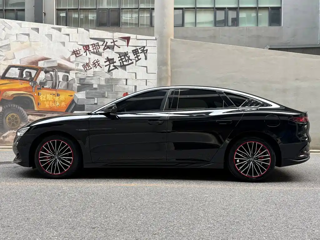 BYD Han — миниатюра 3