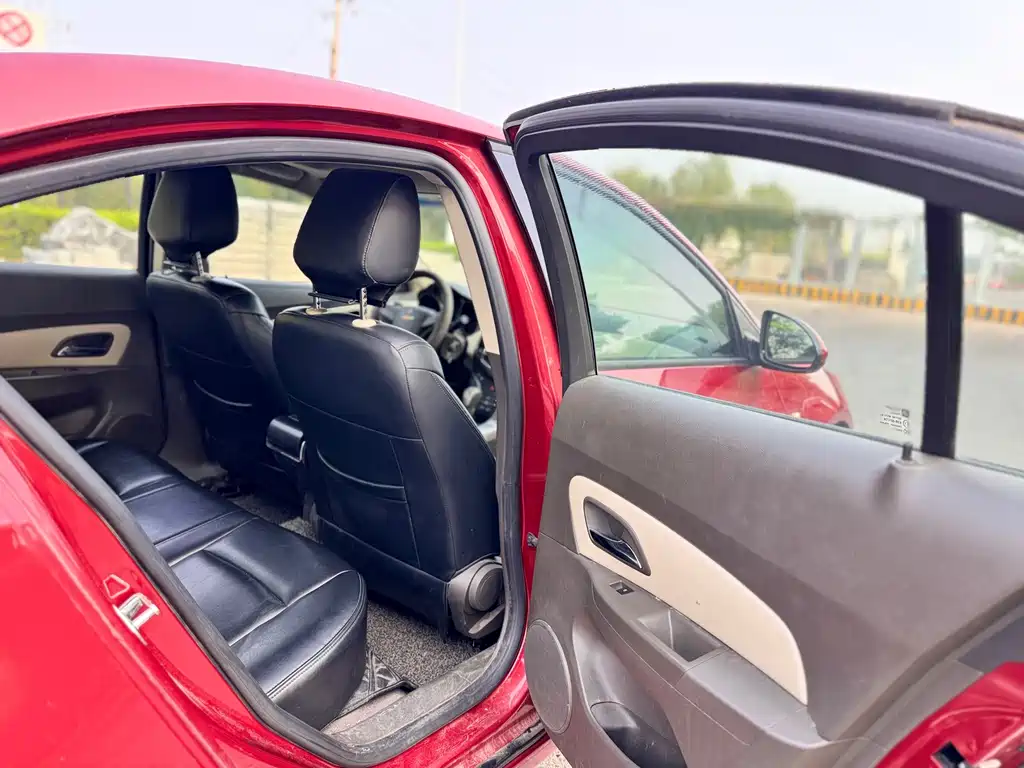 Chevrolet Cruze — миниатюра 14