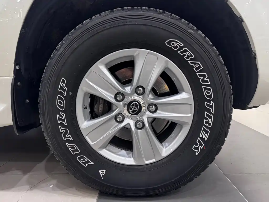 Toyota Land Cruiser 2017 4.6L