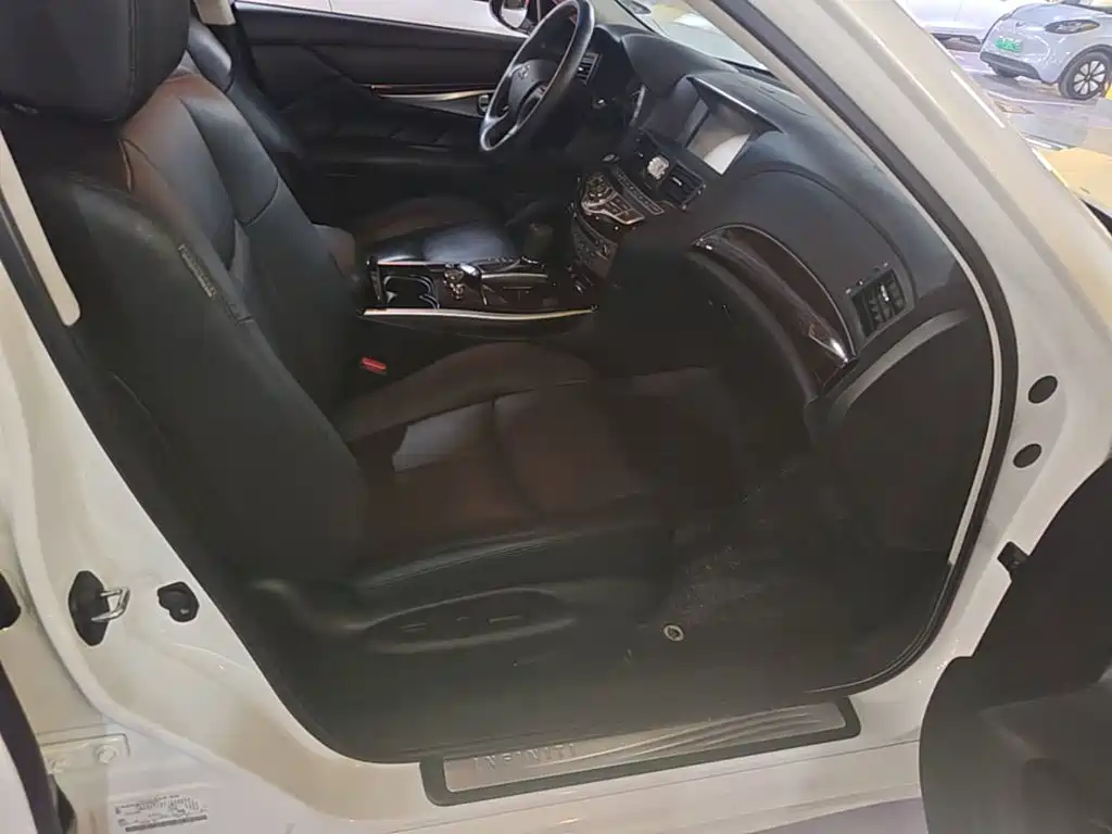 Infiniti Q70 — миниатюра 25
