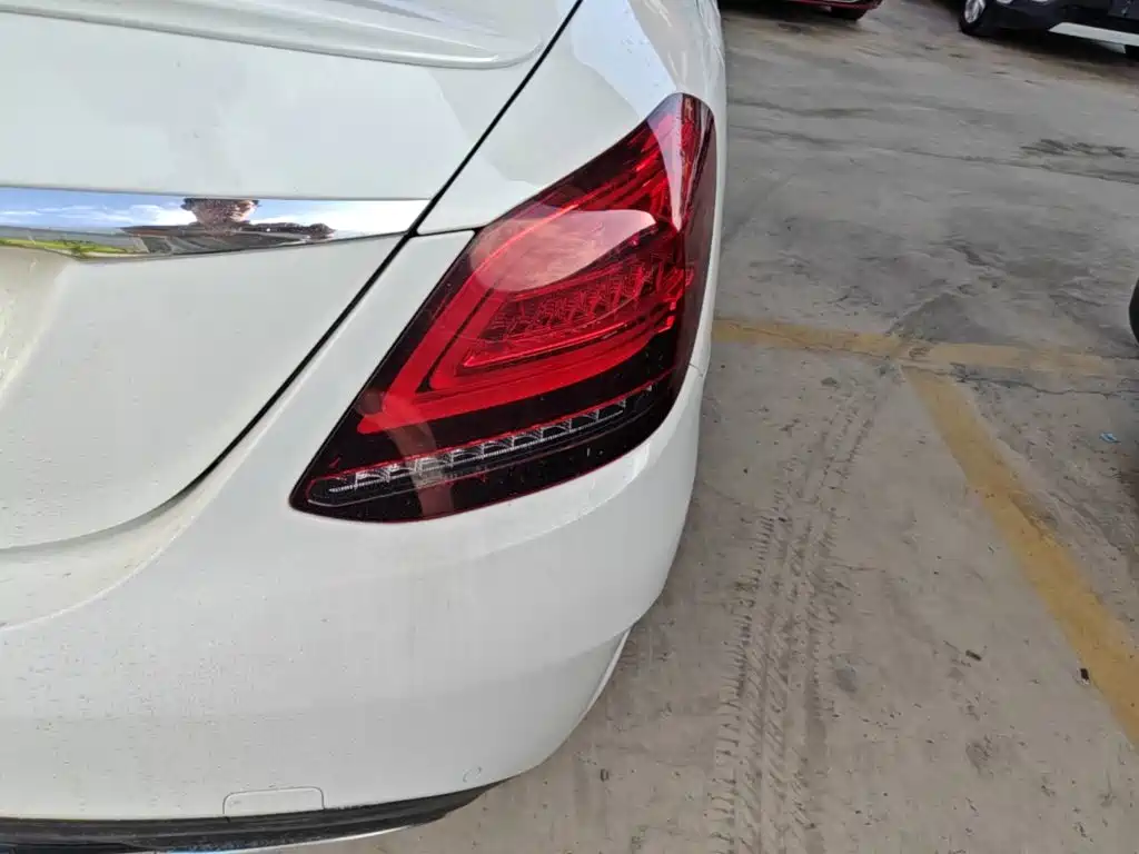 Mercedes-Benz C-Class — миниатюра 8