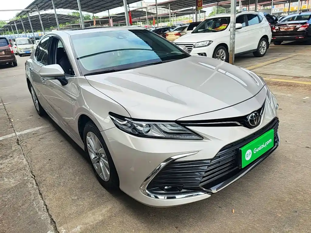 Toyota Camry — миниатюра 4