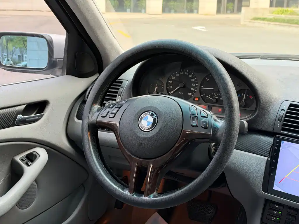 BMW 3 Series — миниатюра 11