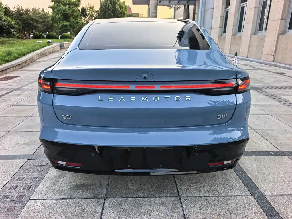 Leapmotor Leapmotor B01 — миниатюра 5
